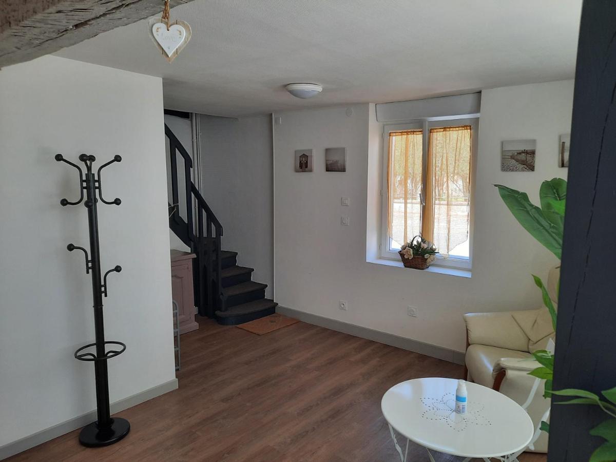 Grand Appartement Tout Confort Proche De Chambord Saint-Claude-de-Diray Bagian luar foto