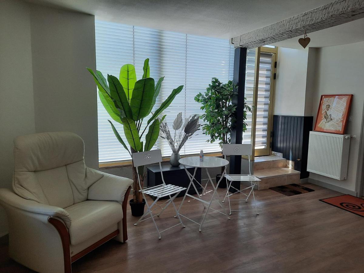 Grand Appartement Tout Confort Proche De Chambord Saint-Claude-de-Diray Bagian luar foto